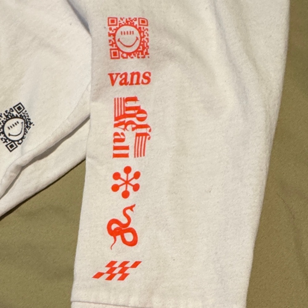 Vans White Long Sleeve cropped Tee with Skull and Flames - Picture 4 of 4